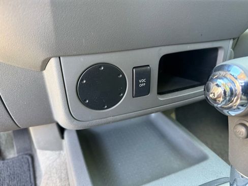Used 2011 Nissan Frontier SV image 22