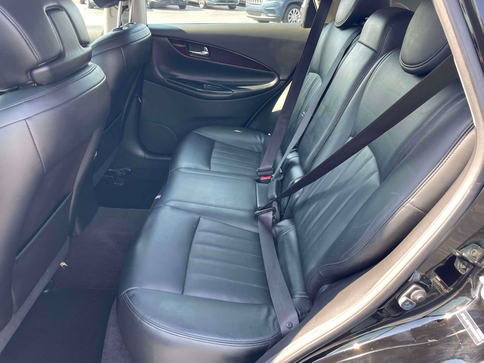Used 2017 INFINITI QX50 2WD w/ Deluxe Touring Package image 13