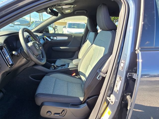 New 2026 Volvo XC40 B5 Core AWD/4WD image 13