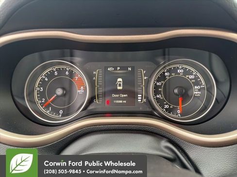 Used 2017 Jeep Cherokee Latitude image 17