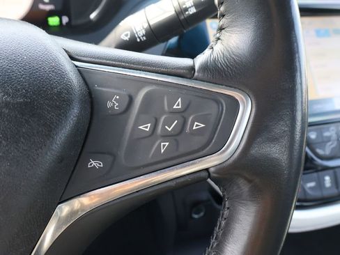 Used 2018 Chevrolet Bolt LT image 18