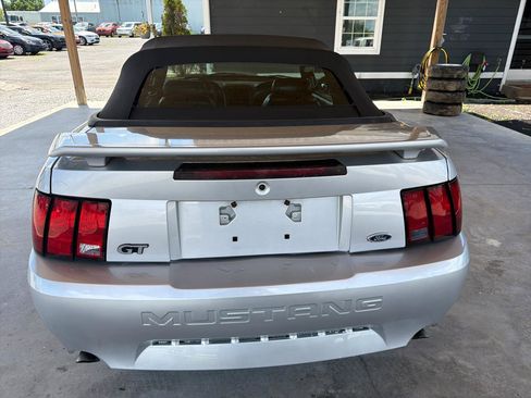 Used 2003 Ford Mustang GT RWD image 7