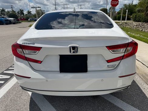 Used 2021 Honda Accord Touring image 9