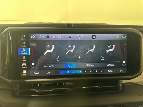 Used 2025 Jeep Wrangler Unlimited Sahara w/ Safety Group AWD/4WD image 33