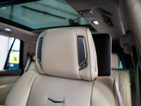 Used 2025 Cadillac Escalade Sport Platinum image 39