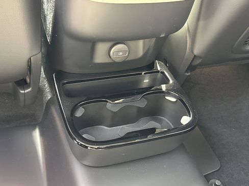 New 2026 Volvo XC90 B5 Plus image 16