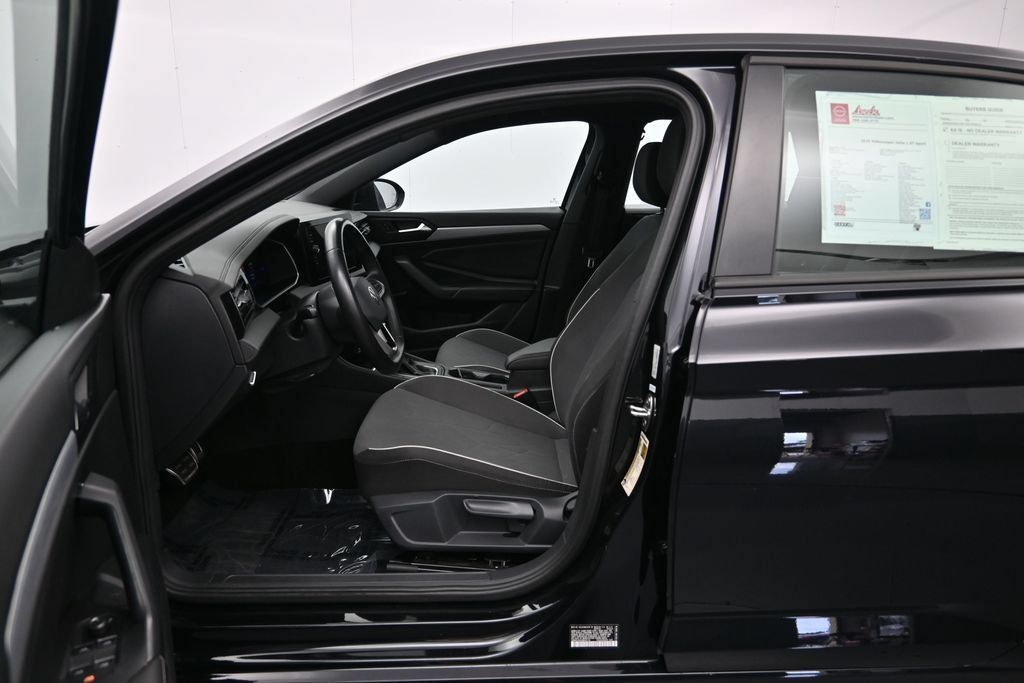 Used 2025 Volkswagen Jetta Sport FWD image 20