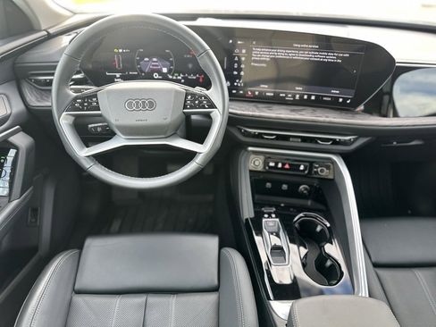 Used 2025 Audi Q5 Premium Plus w/ Premium Plus image 11