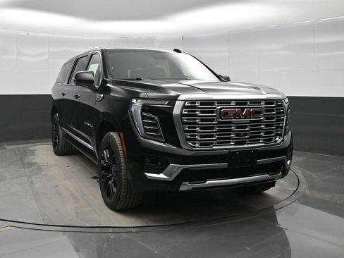 New 2026 GMC Yukon XL Denali w/ Denali Reserve Package image 2