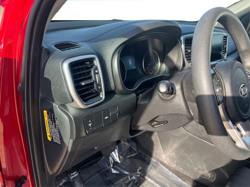 Used 2021 Kia Sportage LX image 19
