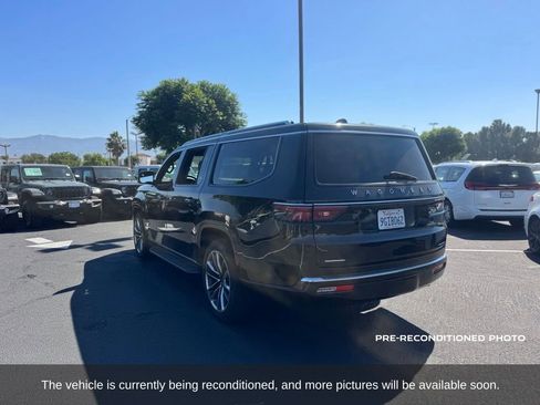 Used 2023 Jeep Wagoneer L Series II w/ Premium Group I AWD/4WD image 3