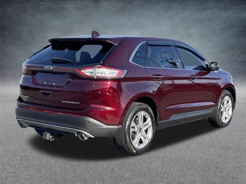 Used 2018 Ford Edge Titanium image 3