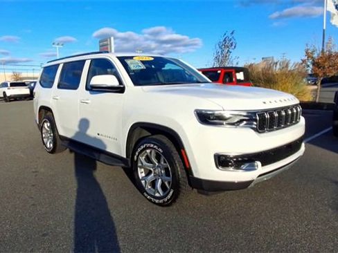 Used 2022 Jeep Wagoneer Series II image 2