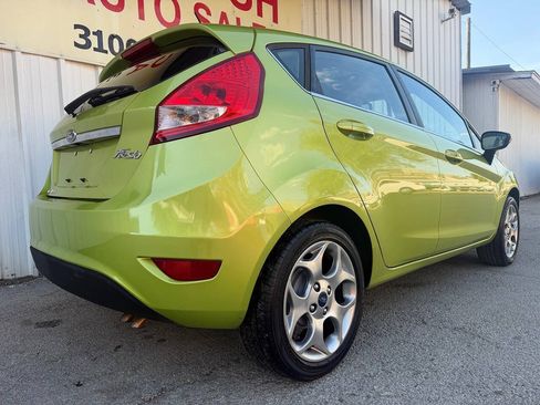 Used 2013 Ford Fiesta Titanium FWD image 3