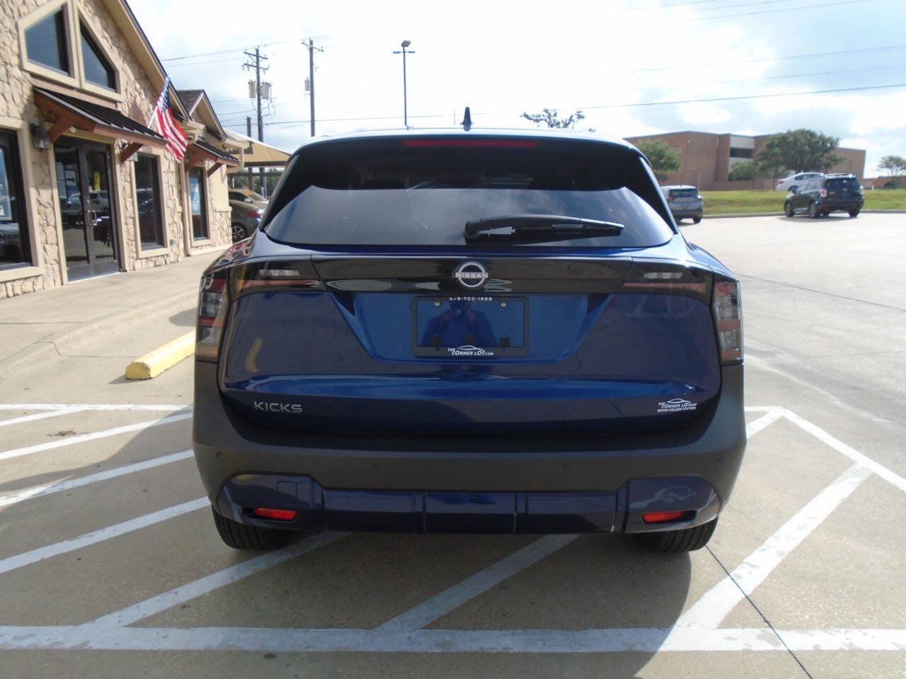 Used 2025 Nissan Kicks SV FWD image 6