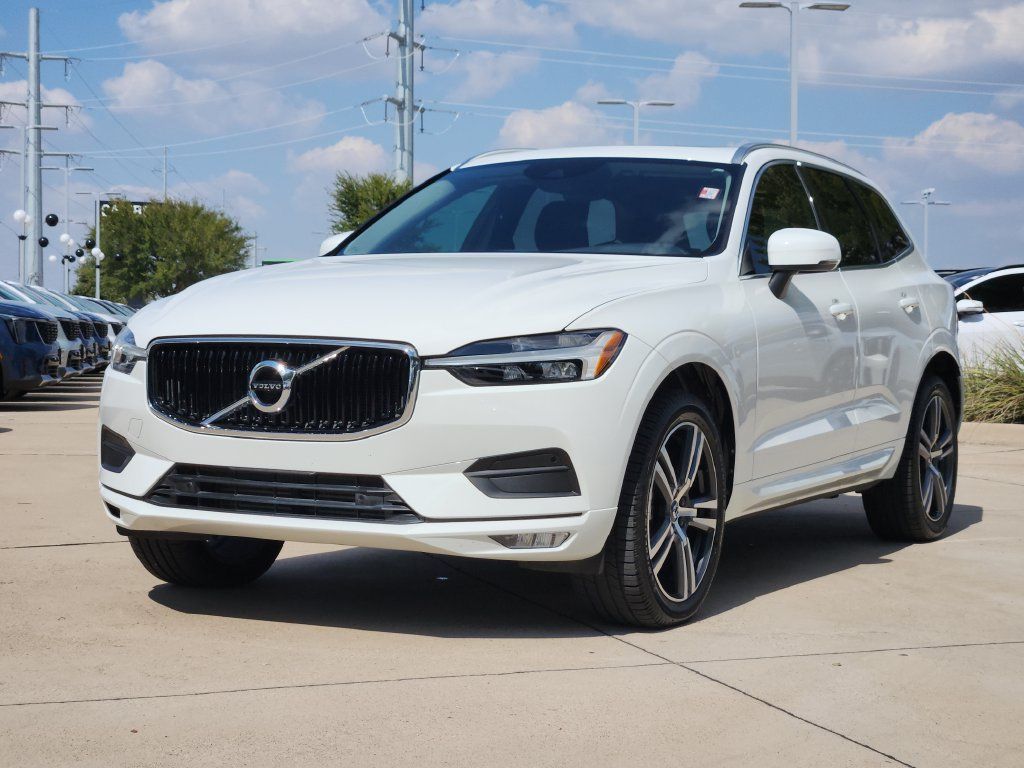Used 2021 Volvo XC60 T5 Momentum w/ Premium Package FWD image 2