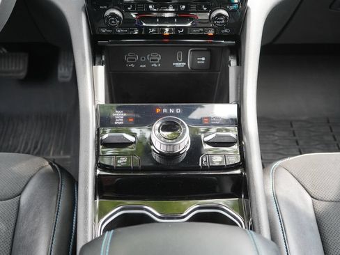 Used 2022 Jeep Grand Cherokee Trailhawk AWD/4WD image 24