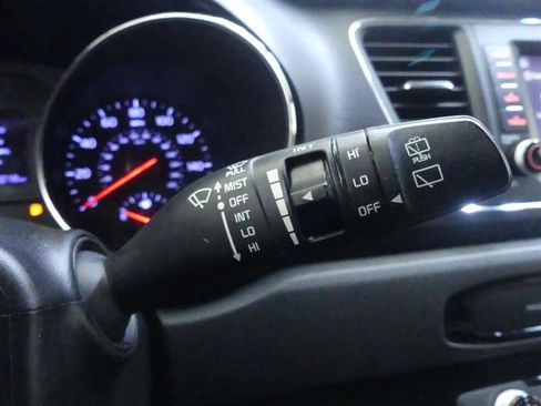 Used 2019 Kia Sedona EX FWD image 21