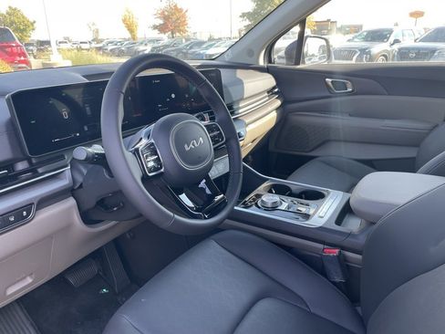 New 2026 Kia Carnival EX image 10