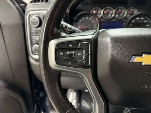 Used 2020 Chevrolet Silverado 1500 LT w/ Convenience Package AWD/4WD image 14