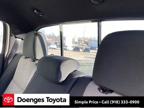 Used 2022 Toyota Tacoma TRD Sport image 19