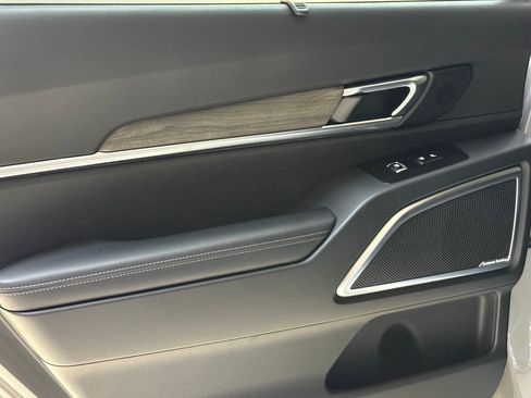 Used 2022 Kia Telluride SX w/ SX Prestige Package image 40