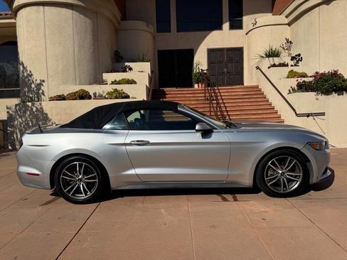 Used 2016 Ford Mustang Premium RWD image 7