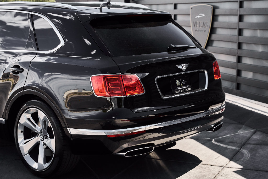 Used 2017 Bentley Bentayga AWD/4WD image 9