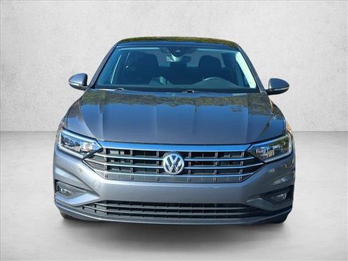 Used 2021 Volkswagen Jetta SEL Premium image 2