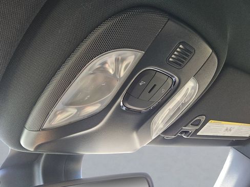 Used 2025 Jeep Compass Latitude image 30