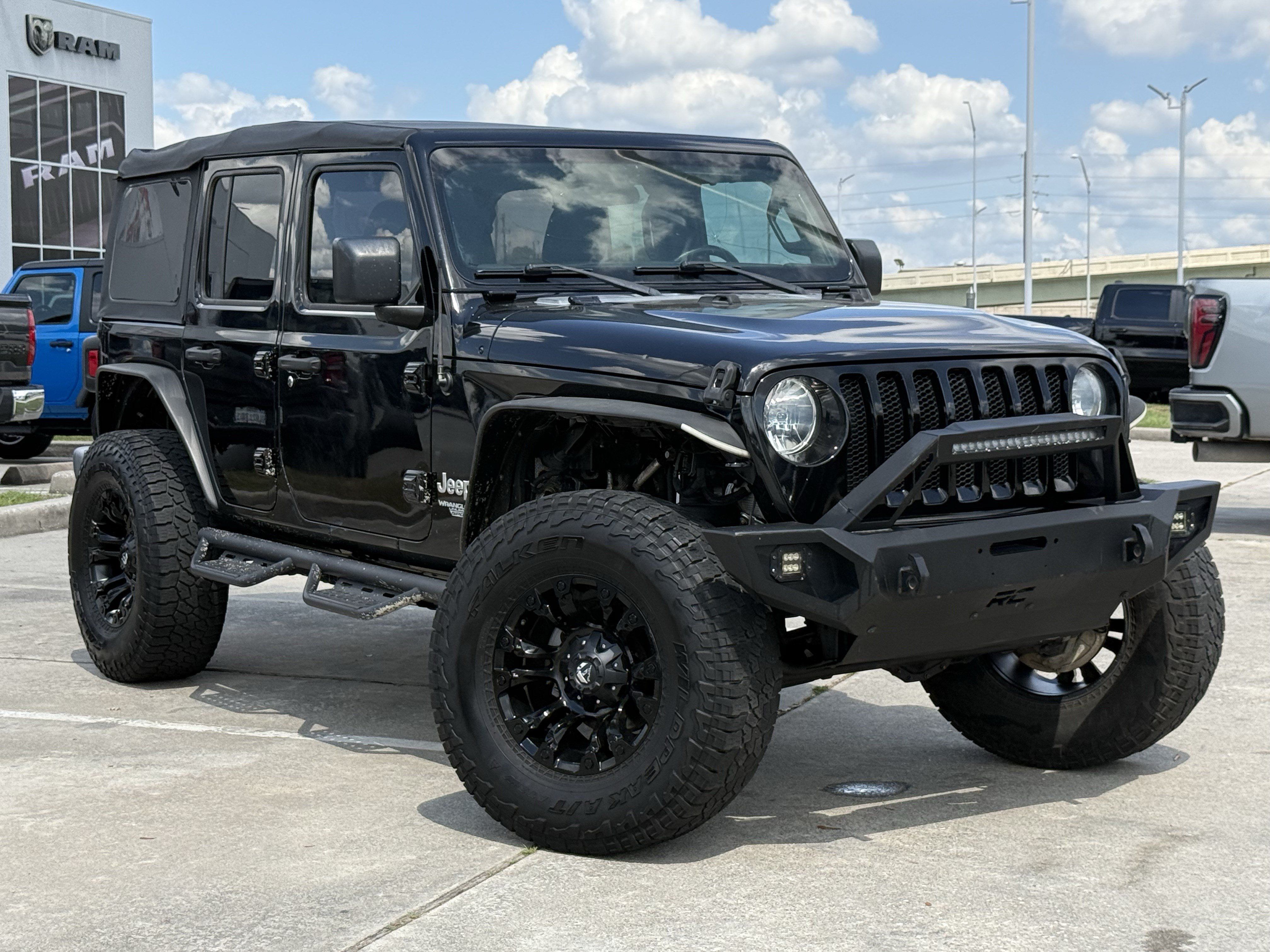 Used 2018 Jeep Wrangler Unlimited Sport S AWD/4WD image 2