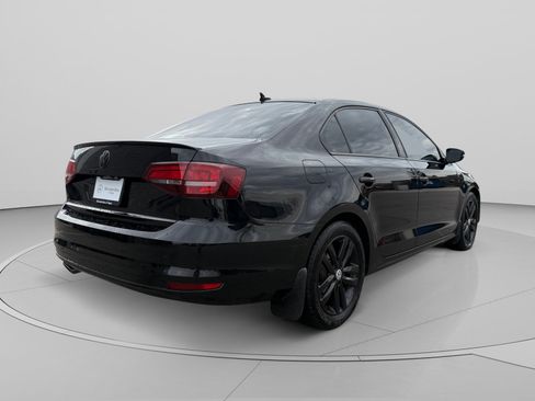 Used 2018 Volkswagen Jetta Sport image 5