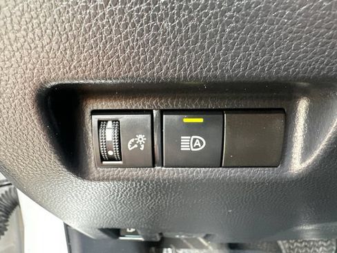 Used 2024 Toyota RAV4 LE AWD/4WD image 32