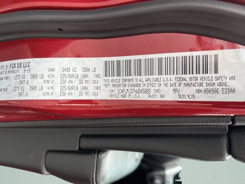 Used 2017 Jeep Cherokee Overland w/ Technology Group image 22