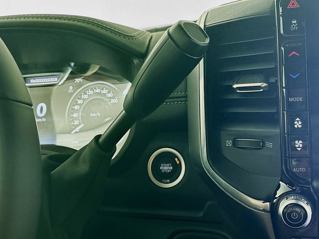 New 2026 RAM 2500 Laramie AWD/4WD image 12