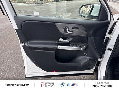 Used 2022 Mercedes-Benz GLB 250 4MATIC image 15