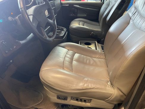 Used 2007 GMC Savana 1500 AWD w/ Preferred Equipment Group image 24