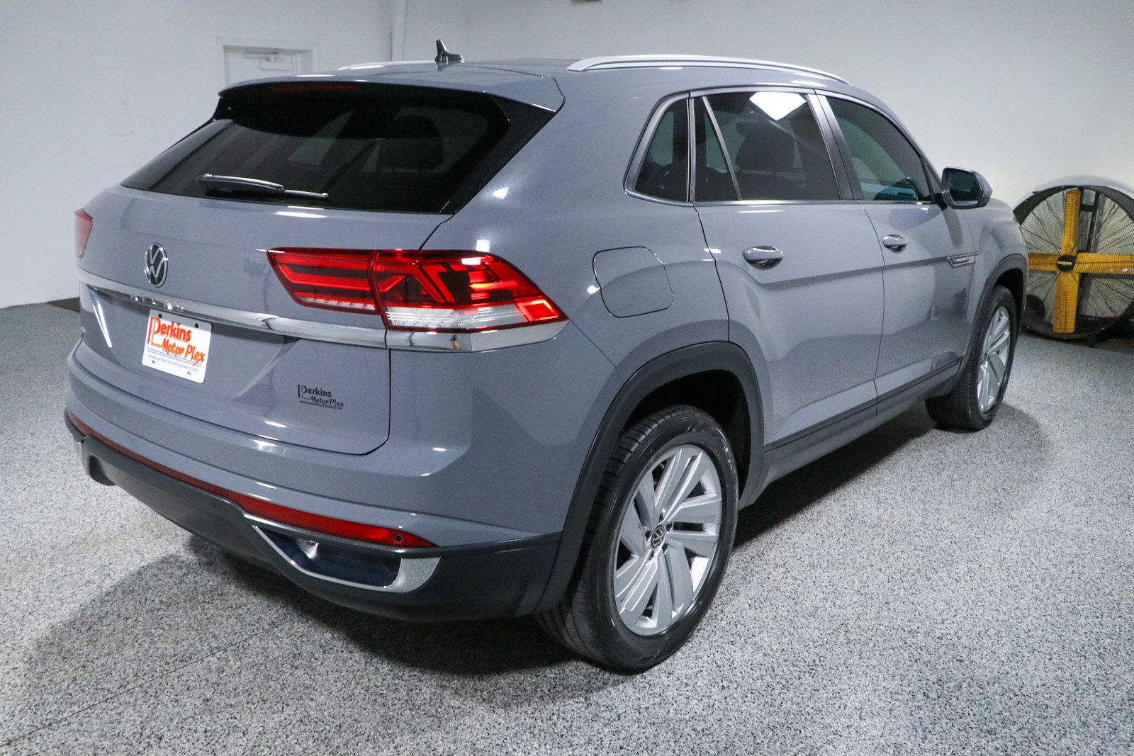 Used 2021 Volkswagen Atlas Cross Sport SE w/ Panoramic Sunroof Package FWD image 7