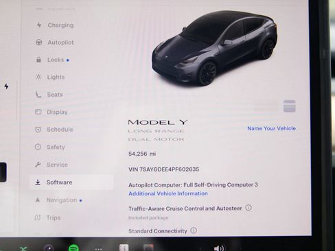 Used 2023 Tesla Model Y Long Range AWD/4WD image 30