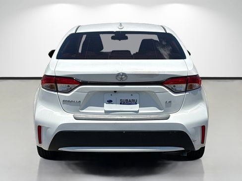 Used 2020 Toyota Corolla LE FWD image 4