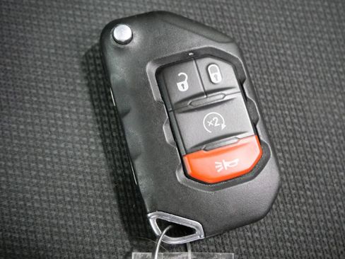 Used 2022 Jeep Wrangler Unlimited Sport AWD/4WD image 29