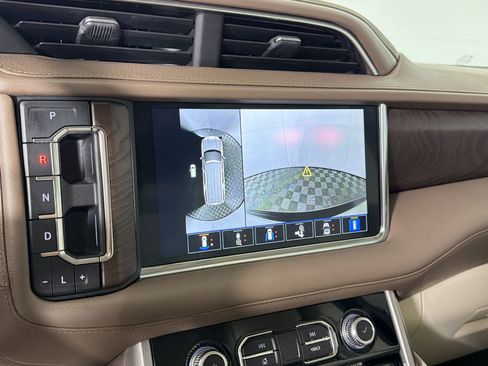Used 2022 GMC Yukon Denali w/ Denali Ultimate Package AWD/4WD image 26