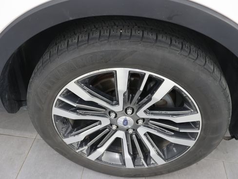 Used 2016 Ford Explorer Platinum AWD/4WD image 3