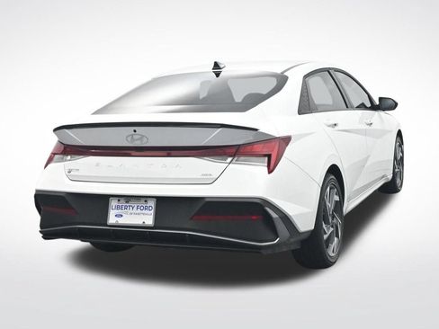 Used 2025 Hyundai Elantra SEL FWD image 7