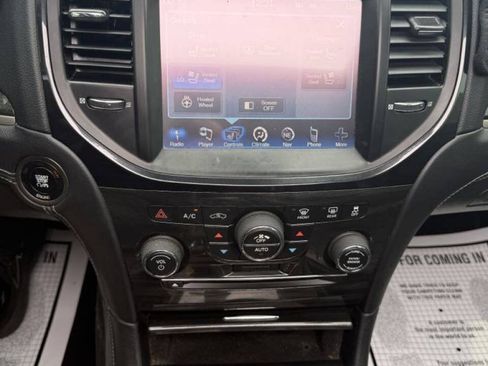 Used 2014 Chrysler 300 C RWD image 16