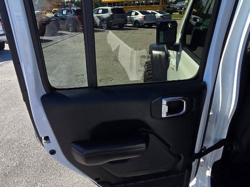 Used 2020 Jeep Wrangler Unlimited Rubicon AWD/4WD image 13