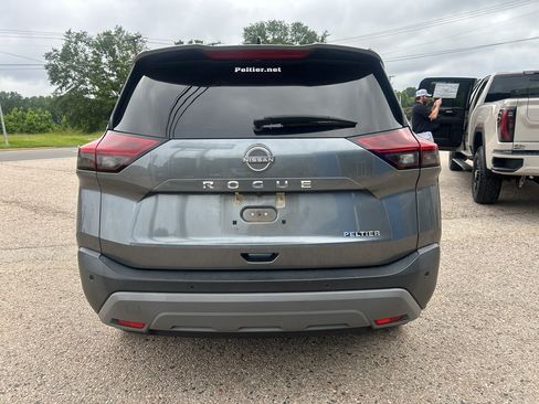 Used 2023 Nissan Rogue S FWD image 9