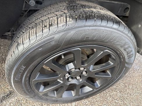 Used 2018 GMC Canyon Denali image 16