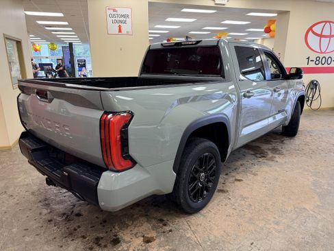 Used 2024 Toyota Tundra Limited AWD/4WD image 9