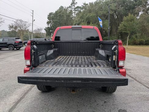 Used 2017 Toyota Tacoma SR5 image 28